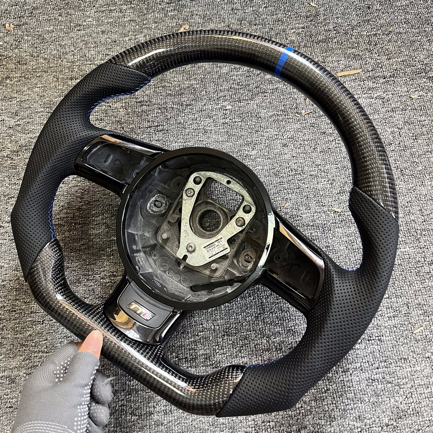 Refurbished Carbon Fiber Perforated leather Steering Wheel Manual Version for TT MK2/R8/S3 8P Black Trim Included