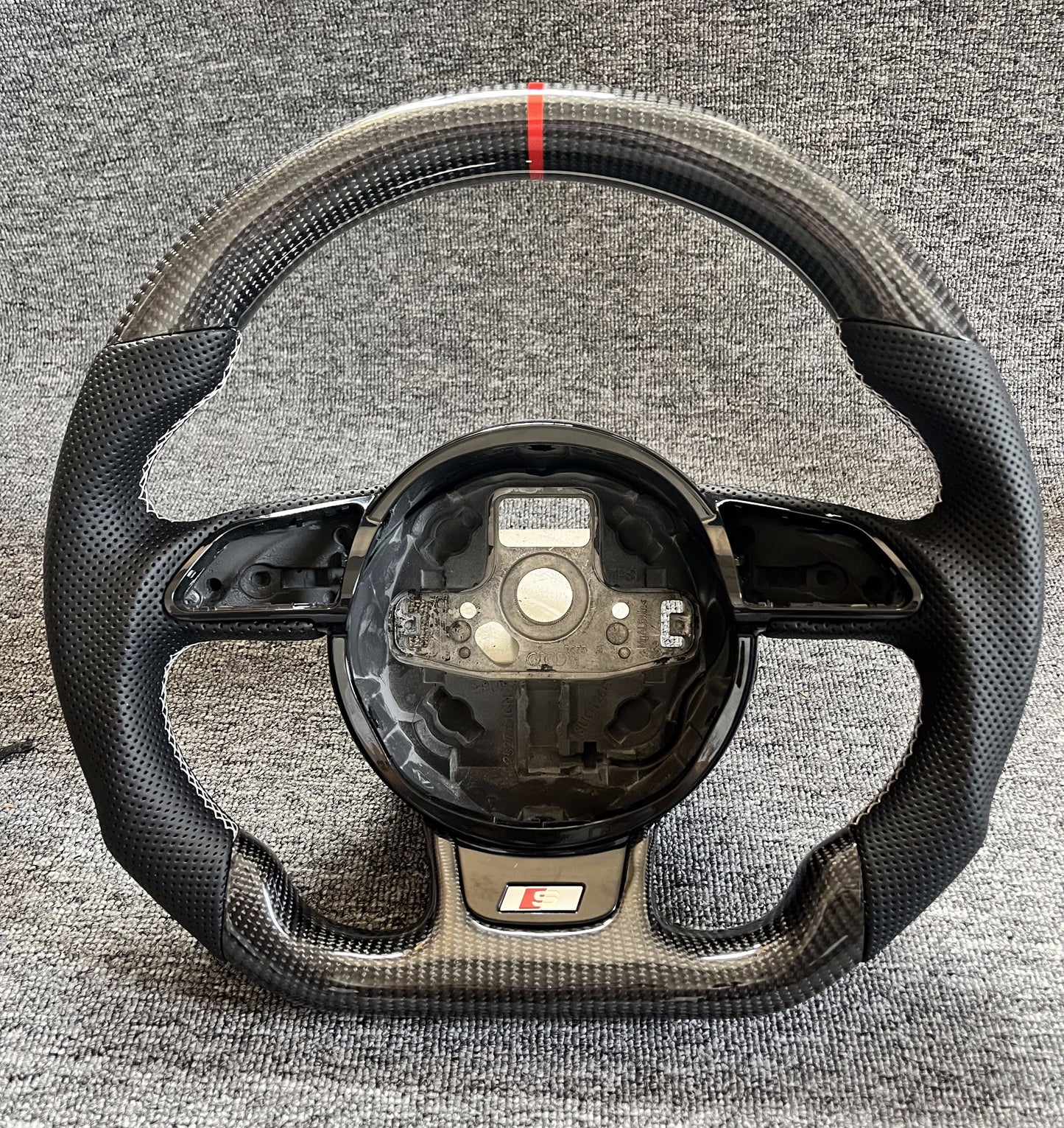 Modified Custom Carbon Fiber Perforated leather Steering Wheel Manual Version for S3 RS3 S4 S5 RS4 RS5 Q5 RSQ5 Trim Included