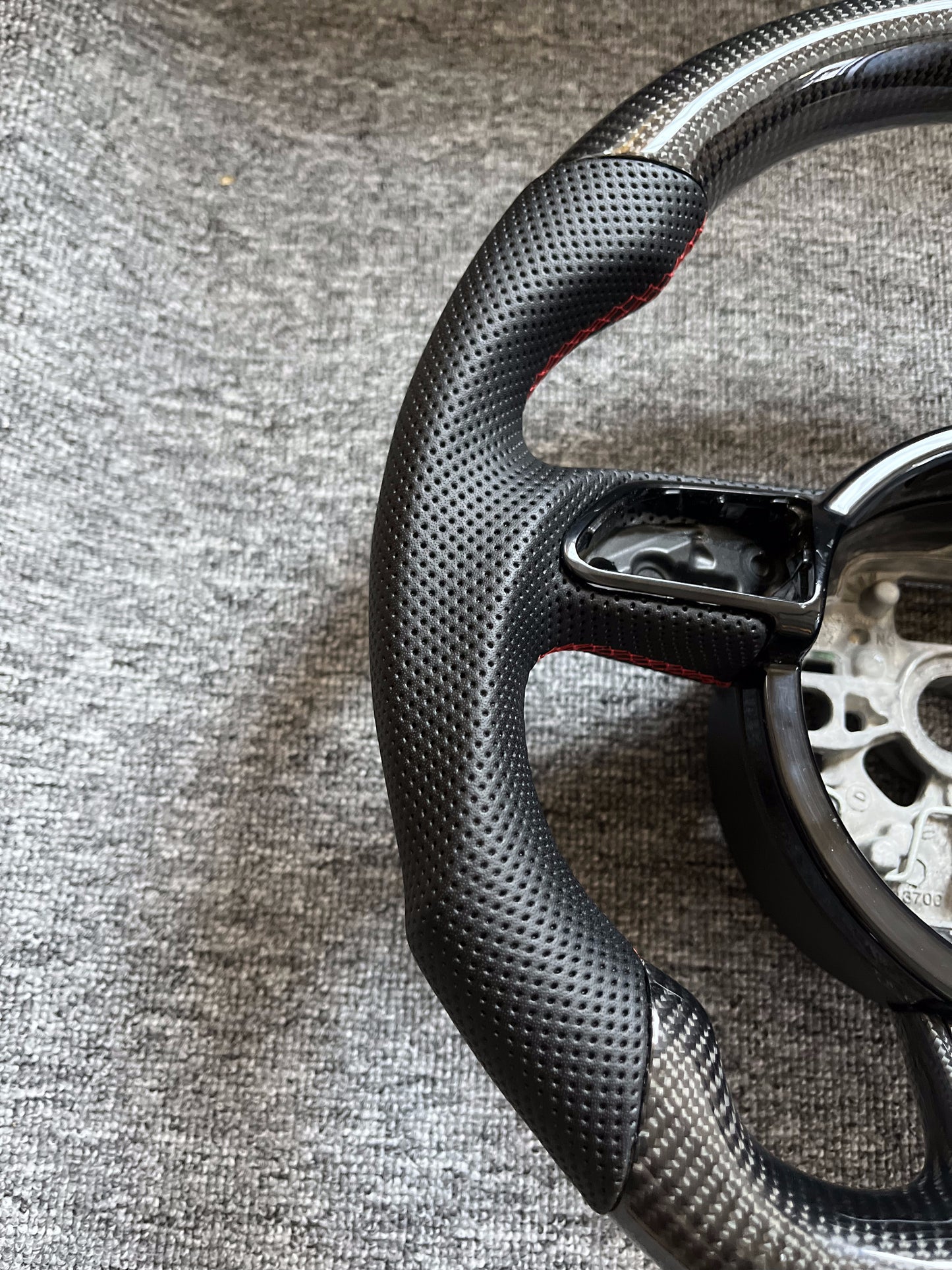 Custom Carbon Fiber Perforated leather Steering Wheel with flat bottom for A6 A7 S7 A8 S8 Trim Included